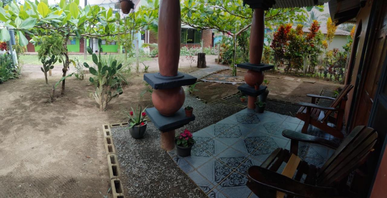 Micheck Beach House Tortuguero Eksteriør billede