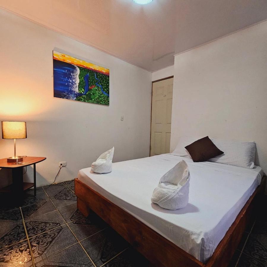 Micheck Beach House Tortuguero Eksteriør billede