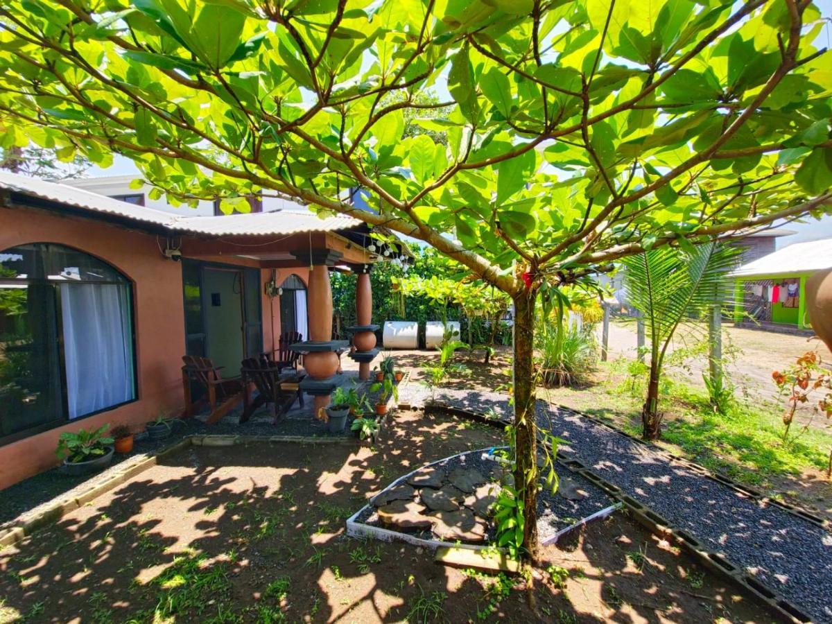 Micheck Beach House Tortuguero Eksteriør billede